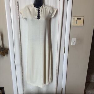 Vintage Women's Trillium Nightgown